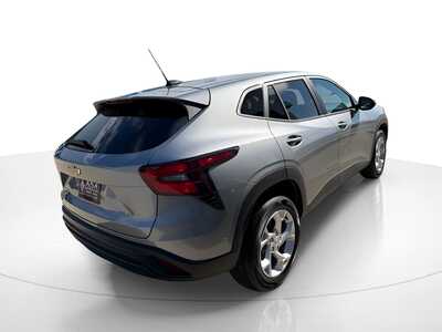 2026 Chevrolet Trax, $25280. Photo 4