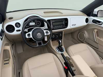 2015 Volkswagen Beetle, $21755. Photo 12
