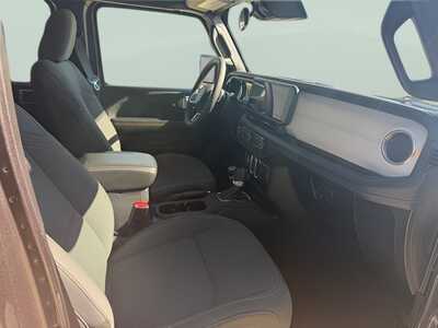 2025 Jeep Wrangler, $0. Photo 9