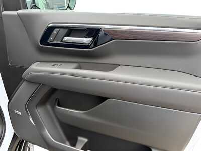 2026 Chevrolet Suburban, $89304. Photo 9