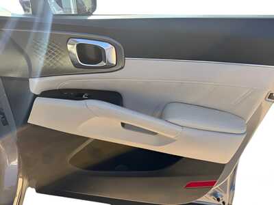 2023 Kia Sorento, $27788. Photo 9