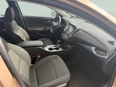 2018 Chevrolet Malibu, $0. Photo 12