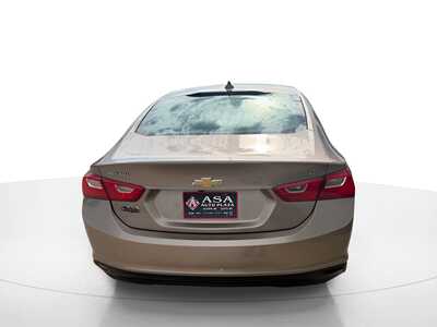 2018 Chevrolet Malibu, $0. Photo 5