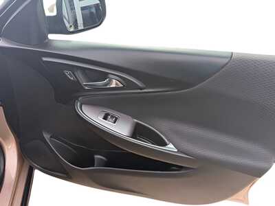 2018 Chevrolet Malibu, $0. Photo 8