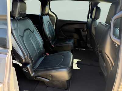 2020 Chrysler Pacifica, $22900. Photo 12