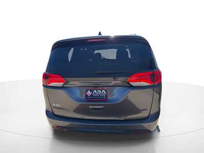 2020 Chrysler Pacifica, $22900. Photo 5