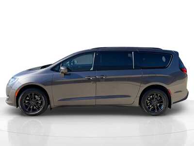 2020 Chrysler Pacifica, $22900. Photo 7