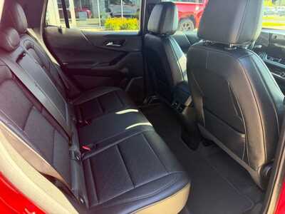 2025 Chevrolet Equinox, $28884. Photo 10