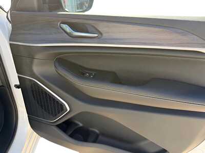 2026 Jeep Grand Cherokee, $51400. Photo 8
