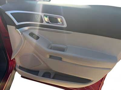 2014 Ford Explorer, $14777. Photo 9
