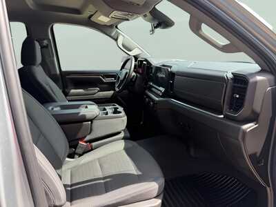 2026 Chevrolet 1500 Crew Cab, $46900. Photo 11