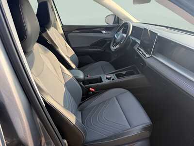 2026 Volkswagen Tiguan, $30066. Photo 11