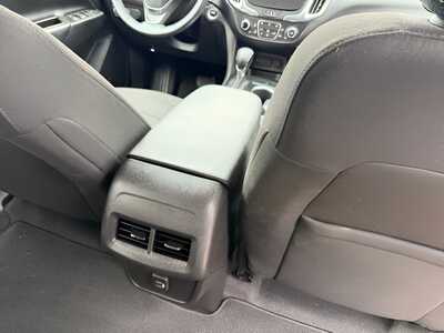 2023 Chevrolet Equinox, $23955. Photo 10