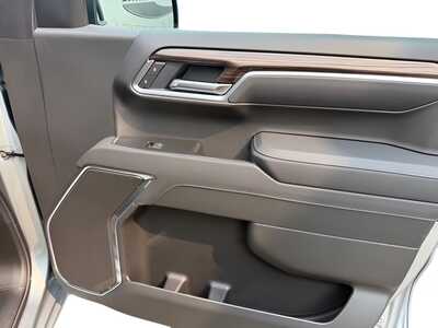 2026 Chevrolet 1500 Crew Cab, $55370. Photo 10