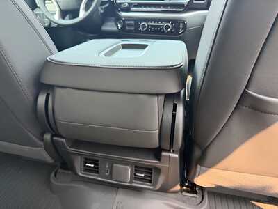 2026 Chevrolet 1500 Crew Cab, $55370. Photo 11