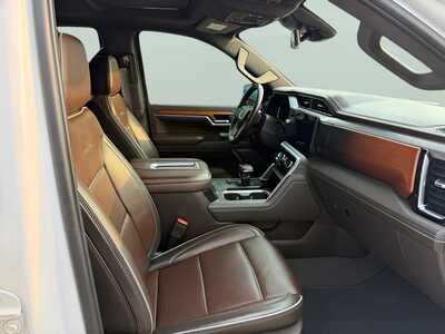 2022 GMC 1500 Crew Cab, $49055. Photo 11