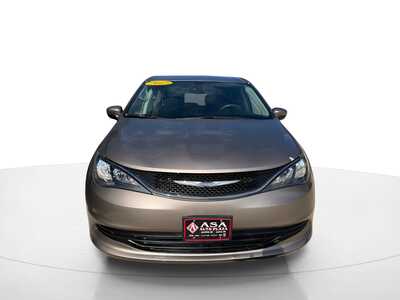 2017 Chrysler Pacifica, $17775. Photo 2
