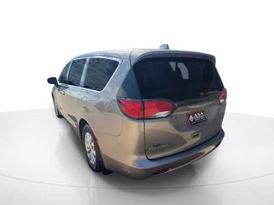 2017 Chrysler Pacifica, $17775. Photo 6
