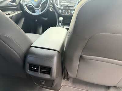 2022 Chevrolet Equinox, $18950. Photo 10