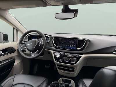2024 Chrysler Pacifica, $23752. Photo 12