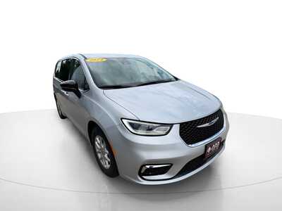 2024 Chrysler Pacifica, $23752. Photo 3