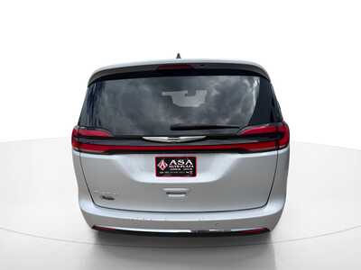 2024 Chrysler Pacifica, $23752. Photo 5