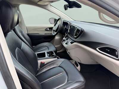 2024 Chrysler Pacifica, $23752. Photo 9