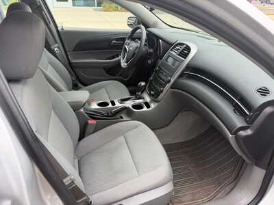 2015 Chevrolet Malibu, $10500. Photo 10