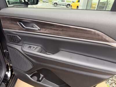 2027 Jeep Grand Cherokee L, $52715. Photo 10