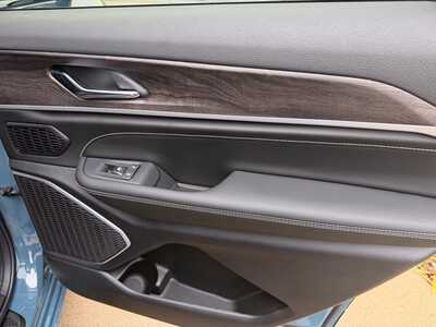 2027 Jeep Grand Cherokee L, $56215. Photo 10