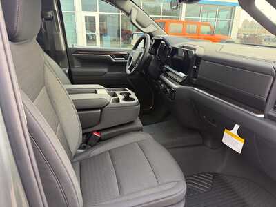 2026 Chevrolet 1500 Crew Cab, $0. Photo 9