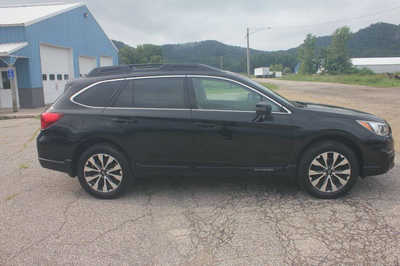 2016 Subaru Outback, $11999. Photo 5
