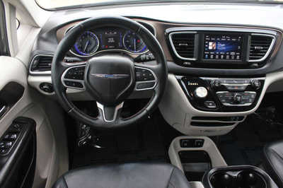 2018 Chrysler Pacifica, $15999. Photo 10