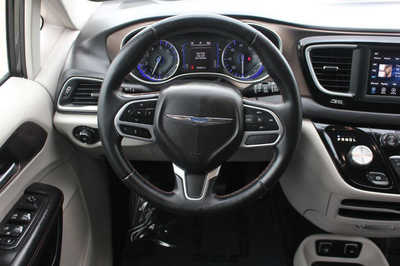 2018 Chrysler Pacifica, $15999. Photo 11