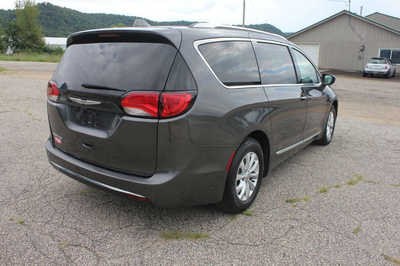 2018 Chrysler Pacifica, $15999. Photo 6