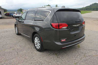 2018 Chrysler Pacifica, $15999. Photo 8