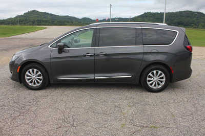 2018 Chrysler Pacifica, $15999. Photo 9