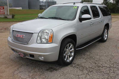 2014 GMC Yukon XL, $14999. Photo 3