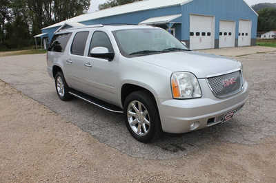 2014 GMC Yukon XL, $14999. Photo 7
