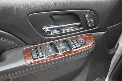 2014 GMC Yukon XL, $14999. Photo 8