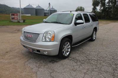 2014 GMC Yukon XL, $14999. Photo 1