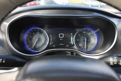 2017 Chrysler Pacifica, $9999. Photo 12
