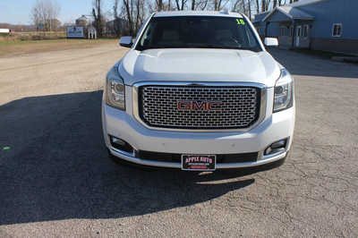2016 GMC Yukon XL, $16499. Photo 3