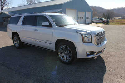 2016 GMC Yukon XL, $16499. Photo 4