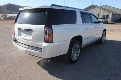 2016 GMC Yukon XL, $16499. Photo 6
