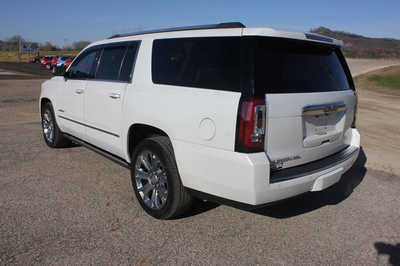 2016 GMC Yukon XL, $16499. Photo 8