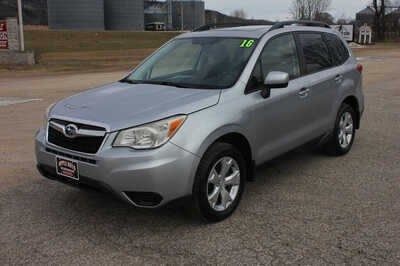 2016 Subaru Forester, $9999. Photo 2