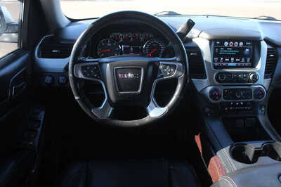 2017 GMC Yukon XL, $13999. Photo 10