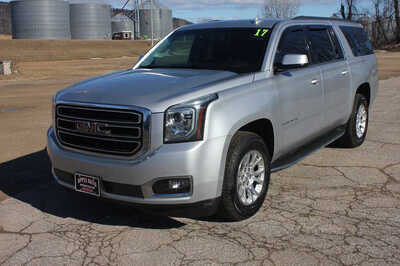 2017 GMC Yukon XL, $13999. Photo 2