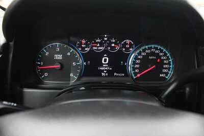 2016 Chevrolet Suburban, $17999. Photo 12